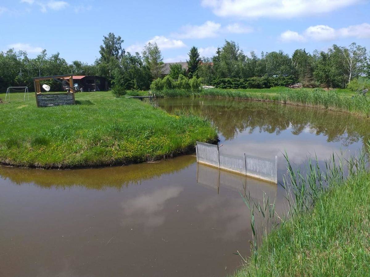 Domek letniskowy na Mazurach nad stawem in Pojezierze Iławskie