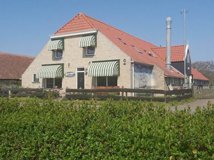 B&b voor 2 personen, with tuin and terras as well as uitzicht in Friesland