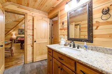 Log Cabin for 16 Guests in Broken Bow, Broken Bow Lake, Picture 4