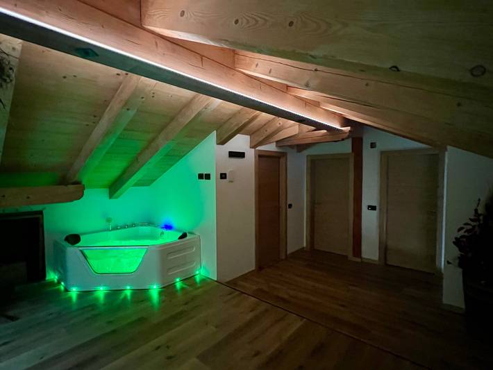 Casa vacanza per 6 persone, con Balcone e Idromassaggio in Val di Sole