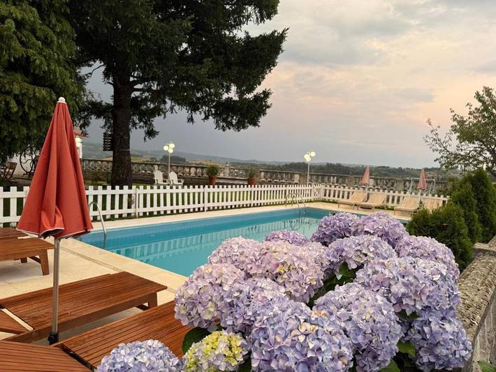 Maison d’hôte pour 2 personnes, avec Balcon et Terrasse ainsi que Jardin et Piscine à Lamego