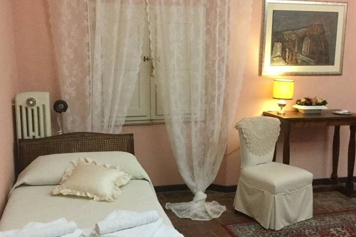 Appartamento intero, Appartamento Valle Verde con ampia terrazza sul tetto tra verdi colline toscane in Buti, Pisa e dintorni
