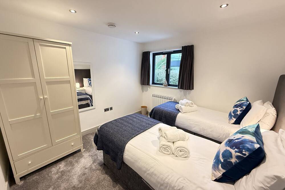 Fishers View - a lodge that sleeps 10 guests in 5 bedrooms in St. Ives, Cornwall