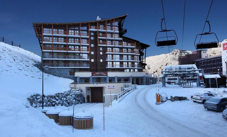Appart’hôtel pour 6 personnes, avec piscine et sauna ainsi que vue et balcon