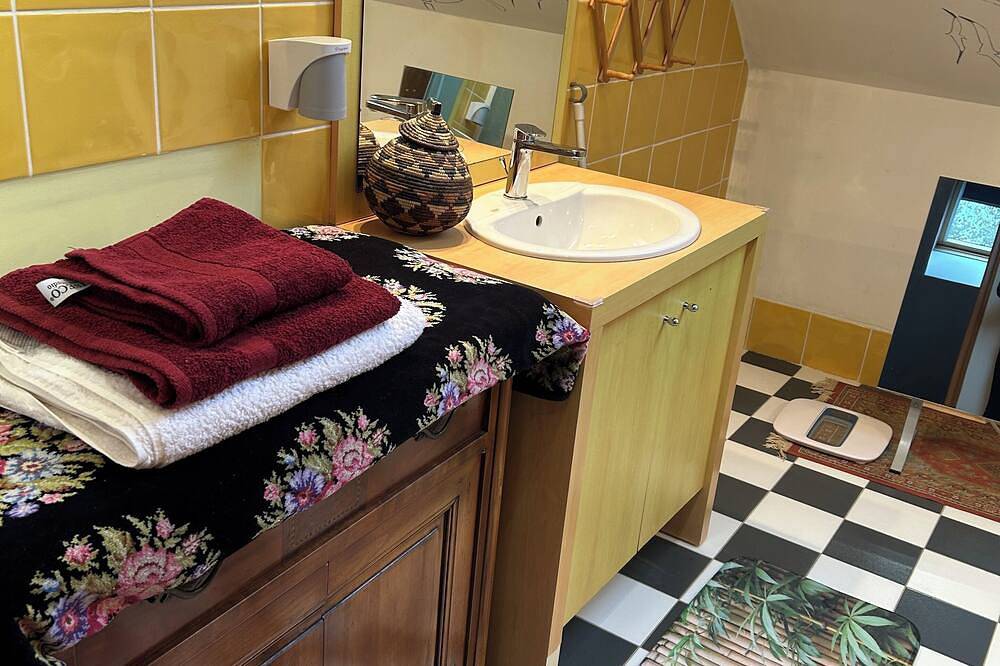 At the Bay of the Canche, comfortable rooms, parking, kitchen, pets welcome in Étaples, Montreuil region