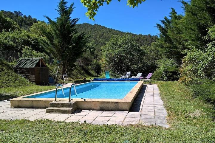 Gîte pour 4 personnes, avec jardin et terrasse à Montclar-sur-Gervanne