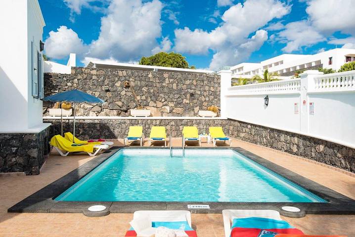 Villa für 8 Personen mit Terrasse in Puerto Calero, Yaiza