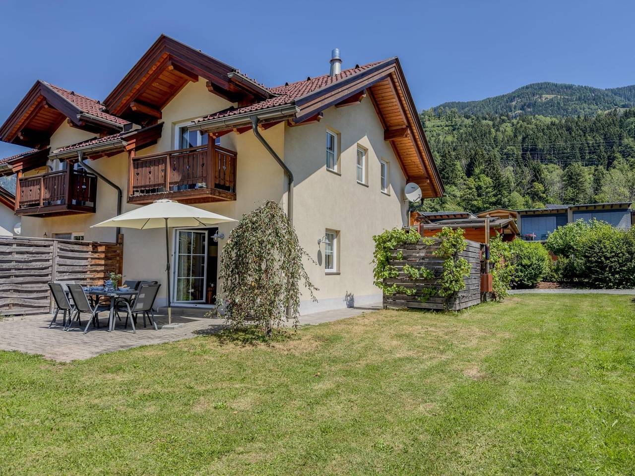 Chalet mit große Garten und holzbeheiztem Hottub in Gailtaler Alpen, Kötschach-Mauthen