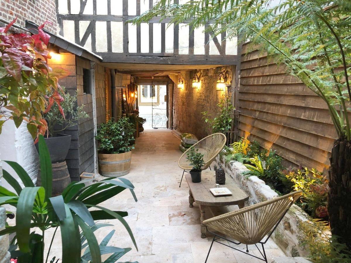 Appartement entier, Le Patio / les suites romantiques du grenier à sel in Honfleur, Région de Lisieux