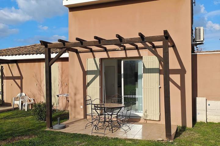 Location de vacances pour 2 personnes, avec Piscine à Saint-Saturnin-lès-Avignon - 4