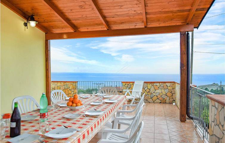 Ferienhaus für 8 Personen, mit Terrasse, kinderfreundlich in Kalabrien - 2