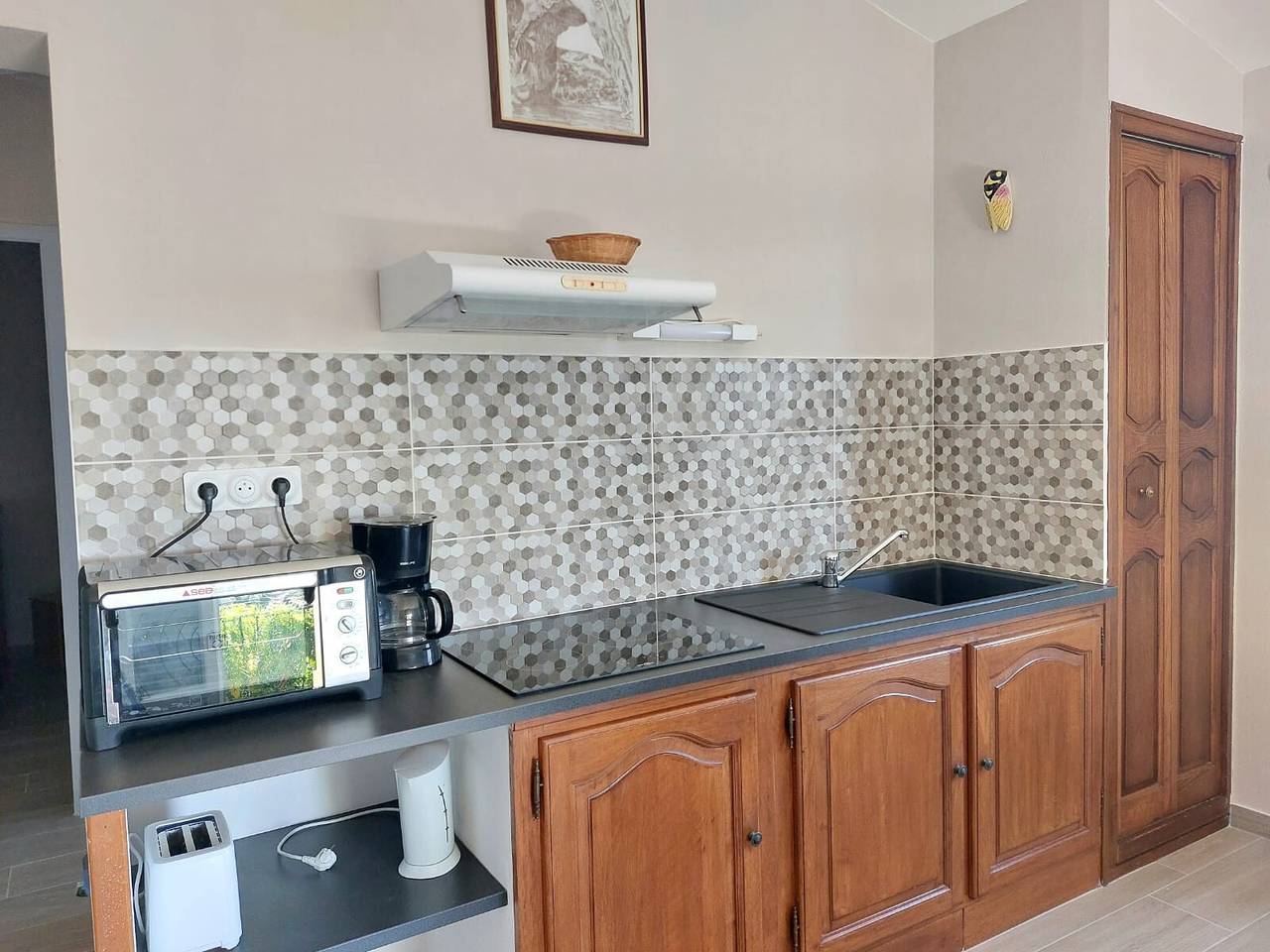 Casa vacacional «Le Murier - La Fontinelle» con vistas a la montaña, piscina y aire acondicionado in Bessas, Ardèche