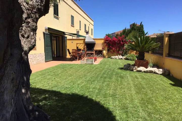 Ferienhaus für 8 Personen, mit Terrasse und Pool sowie Garten