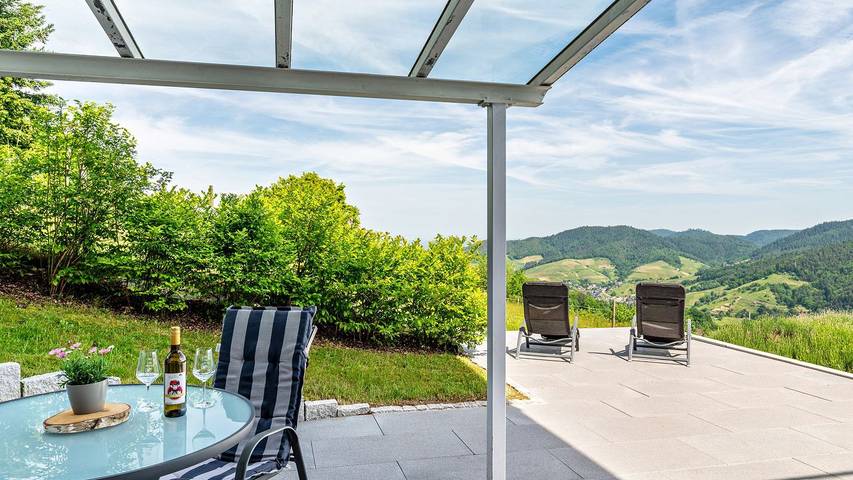 Ferienwohnung für 3 Personen, mit Terrasse und Balkon/Terrasse in Bühlertal