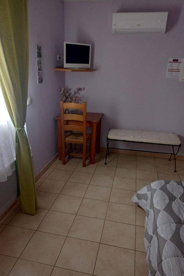 Lou Baralet Chambres d'hôtes et Restaurant in Roujan, Côte méditerranéenne (France)