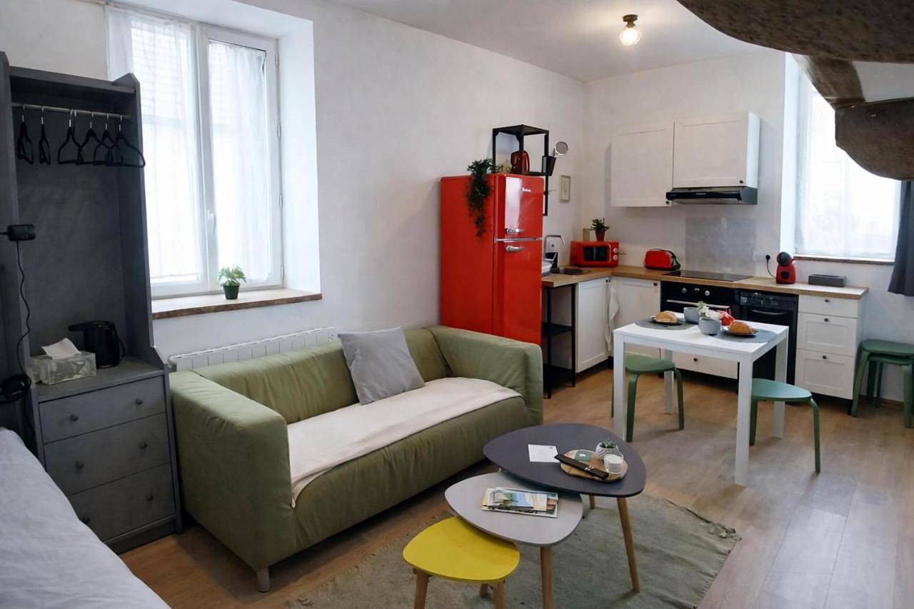 Appartement entier, Studio cosy idéal couples ou pros in Saint-Genix-les-Villages, Région de Chambéry