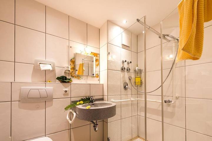 Gîte pour 2 personnes, avec Jacuzzi et Terrasse ainsi que Jardin et Piscine dans Bichel - 4