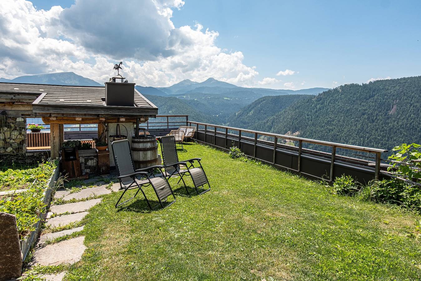 Ganze Wohnung, Apartment 'Gamperhof Planet' mit Bergblick, Gemeinschaftsgarten und Whirlpool in Karneid, Dolomiti Superski