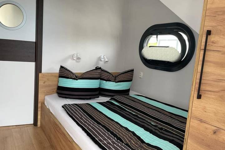 Ganze Wohnung, Hausboot mit Sauna in Braunsbedra, Saale-Unstrut
