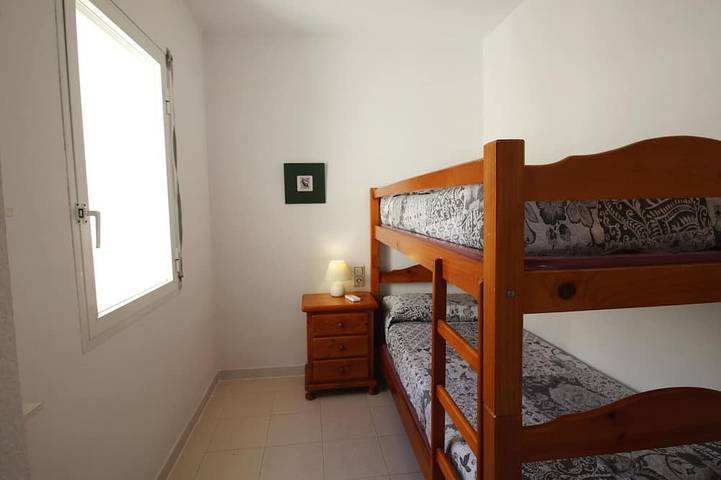 Entire apartment, Seafront Penthouse for 6 with Terrace and Shared Pool in el Port de la Selva, Upper Empordà
