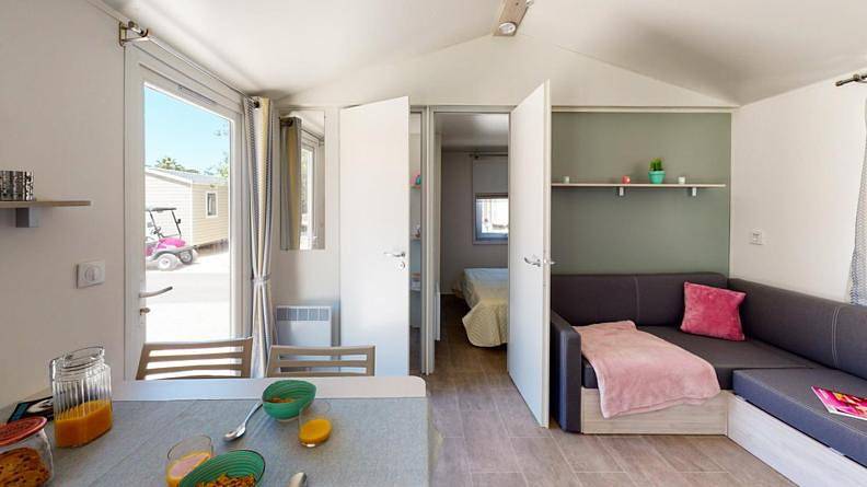 Camping pour 6 personnes, avec jardin ainsi que piscine et jacuzzi à Parentis-en-Born - 2