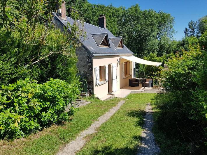 Gîte pour 9 personnes, avec vue et jardin, animaux acceptés dans Conie-Molitard