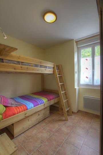 Maison De Vacances pour 4 Personnes dans Mijoux, Parc naturel régional du Haut-Jura, Photo 2