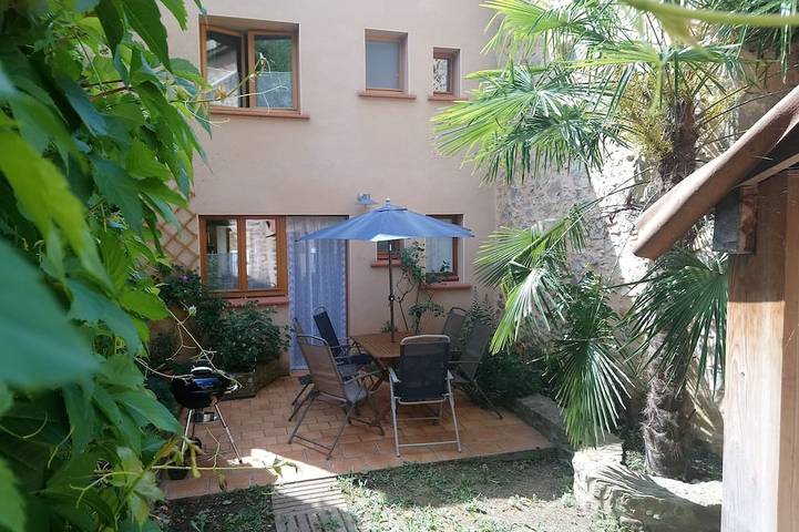 Location de vacances pour 6 personnes, avec Terrasse et Jardin à Rouvenac