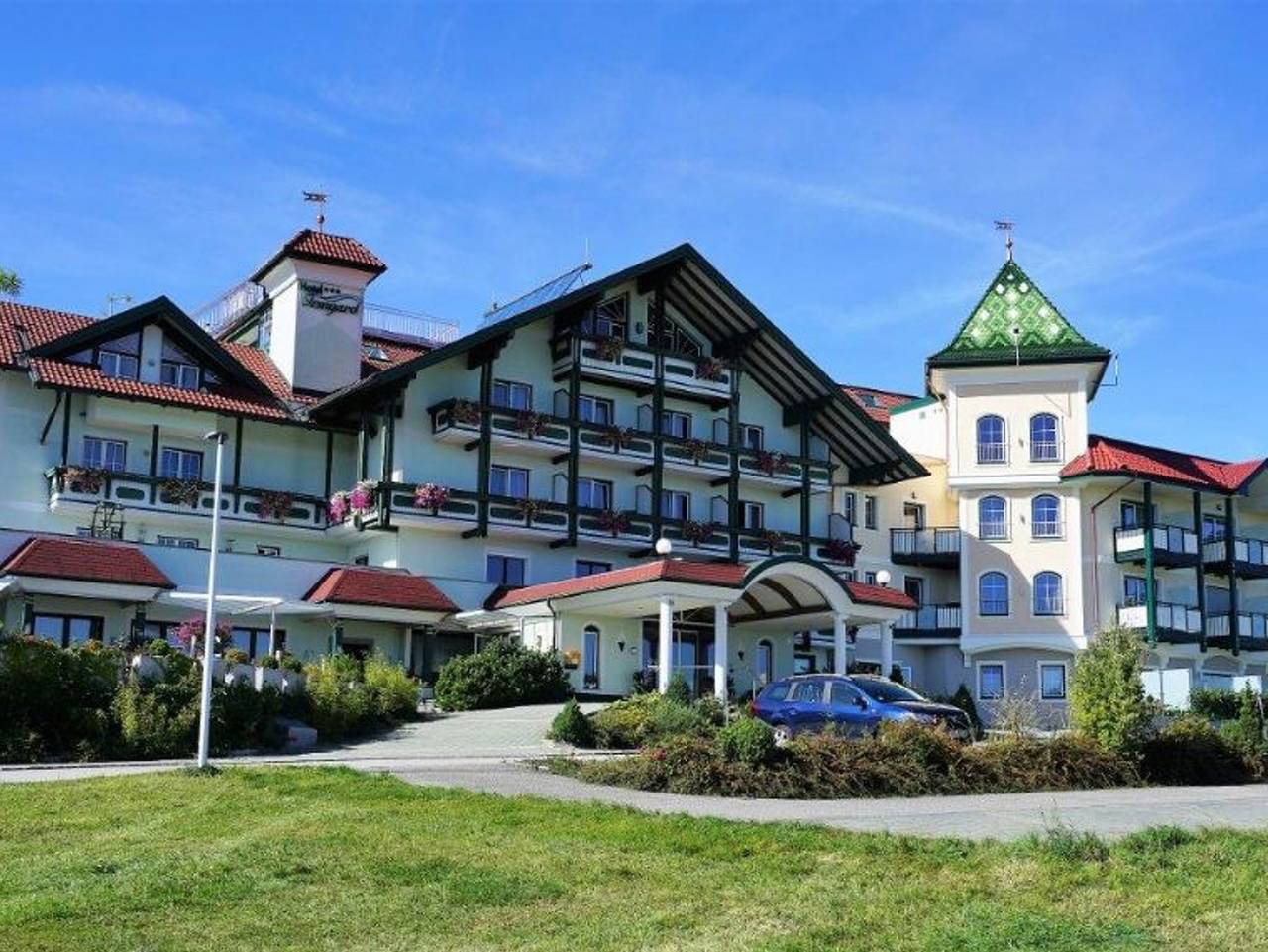 Genusshotel Irmgard - Ferienwohnung Kronberg 2-4 Personen in Straß im Attergau, Attergau