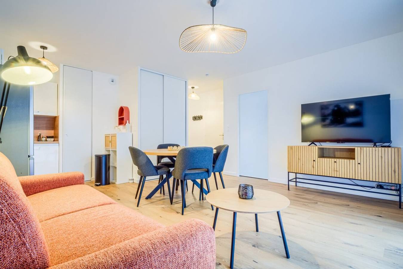 Appartement entier, Breizh Vallée - Élégant T2 en rez-de-jardin in Crach, Côte des Mégalithes