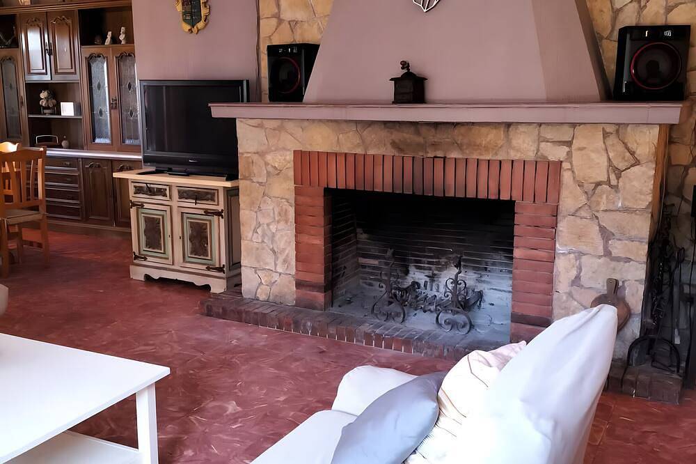 Casa Vacacional 'Tordera Village' con Vista a la Montaña, Piscina Privada y Wi-Fi in Tordera, Costa del Maresme