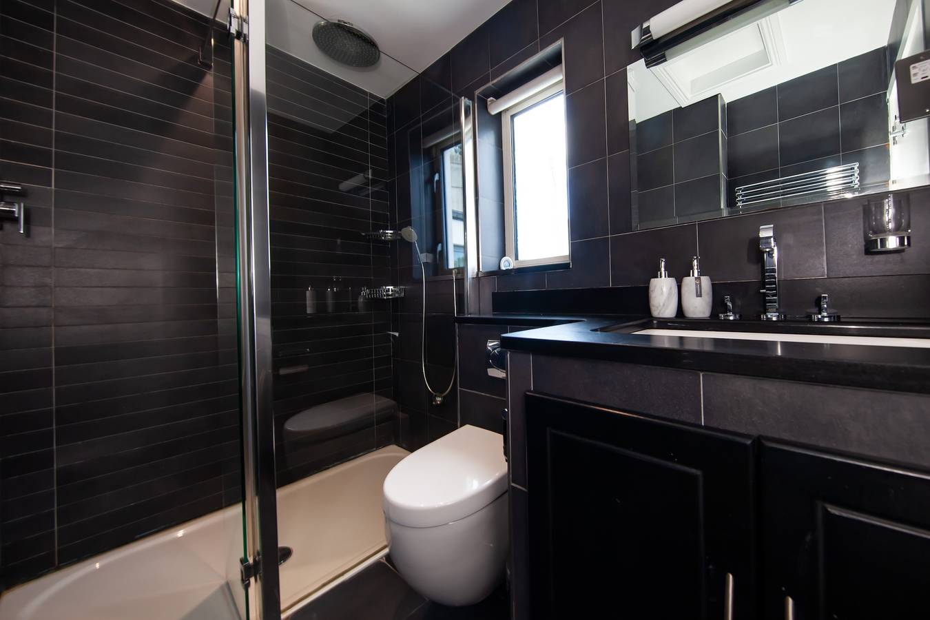 Dublin Retreat Sleeps 6 with Parking in Dublin, County Dublin