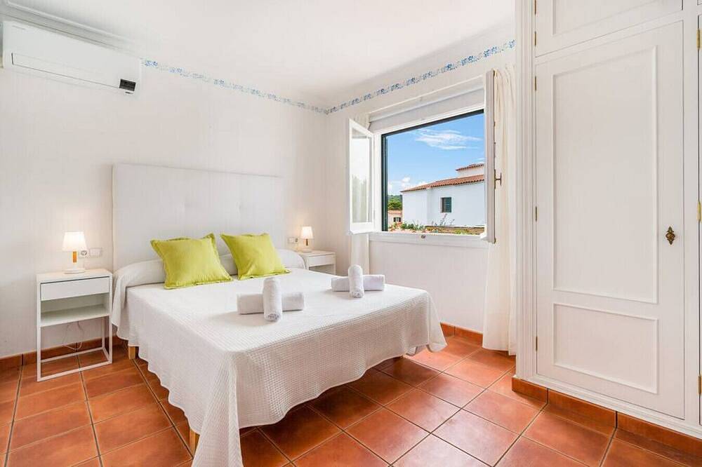 S'Olivera just enjoy in Port d'Addaia, Es Mercadal