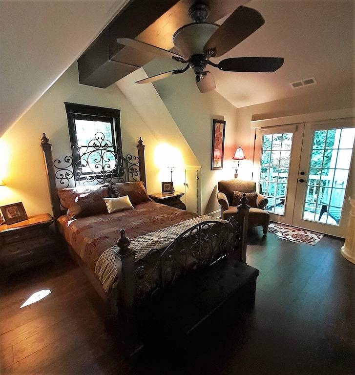 Luxus Story Book Cottage 5 abgelegene Hektar üppiger Wald & Streams * Friedlich * in Wears Valley, Sevier County