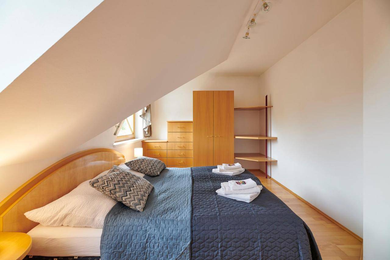 Das Burgennest - Familienchalet für 4-5 mit privatem Bademantelgang zur Therme in Lutzmannsburg, Bezirk Oberpullendorf