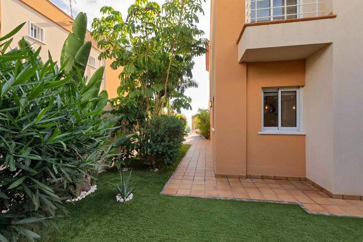 Casa rural para 9 personas, con Balcón y Terraza además de Jardín y Piscina en Santiago del Teide - 4