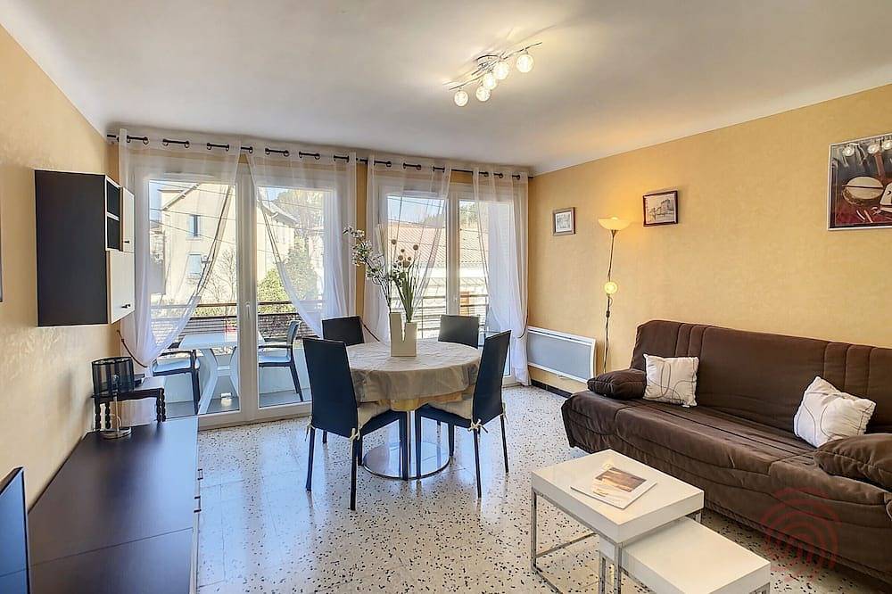 Appartement entier, Appartement F2 moderne à Lamalou-les-Bains, proche thermes, balcon, Wi-Fi, animaux acceptés in Lamalou-les-Bains, Région de Béziers