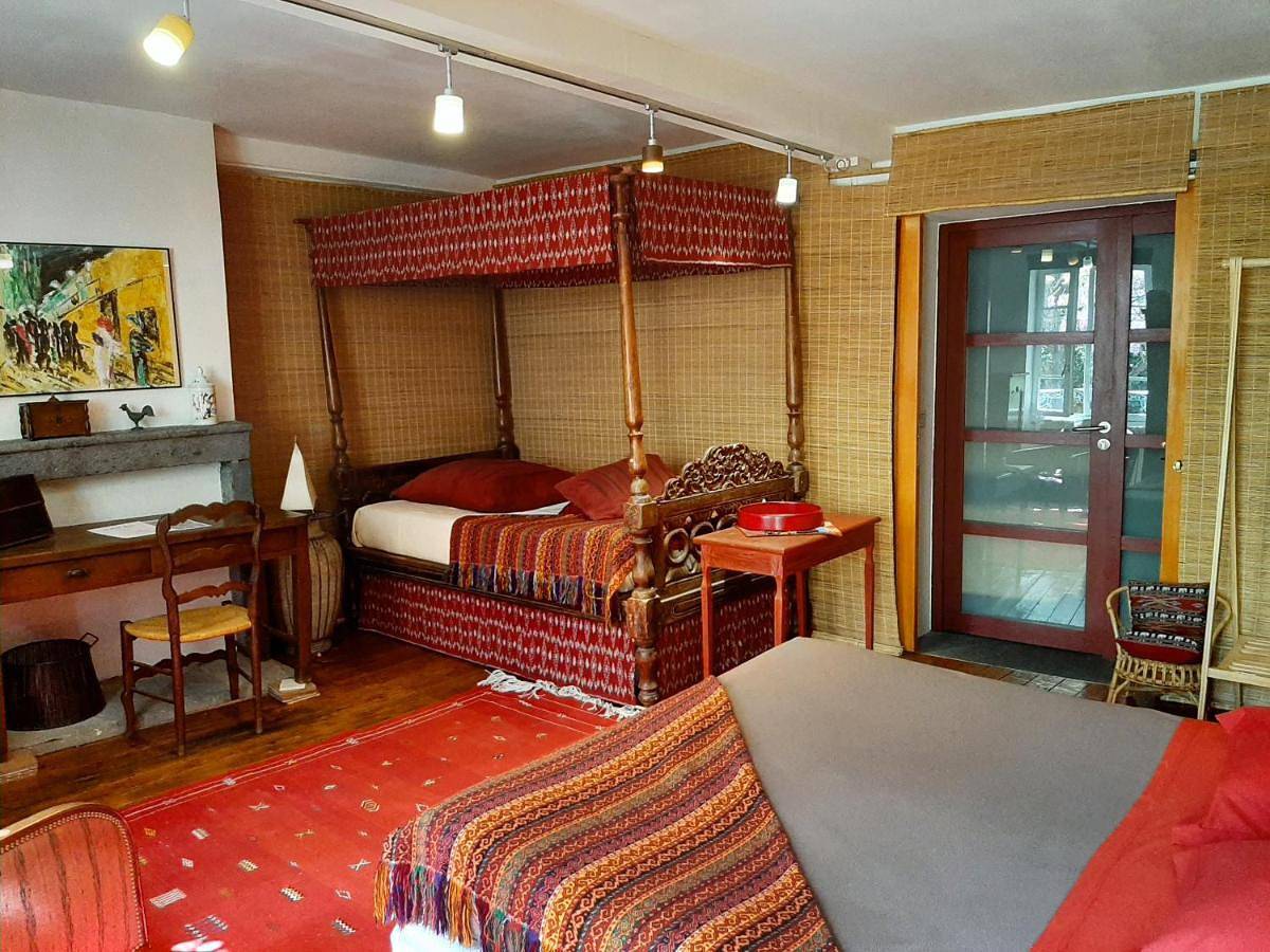 Family Room with Private Bathroom in Clermont-Ferrand, Parc naturel régional des Volcans d'Auvergne