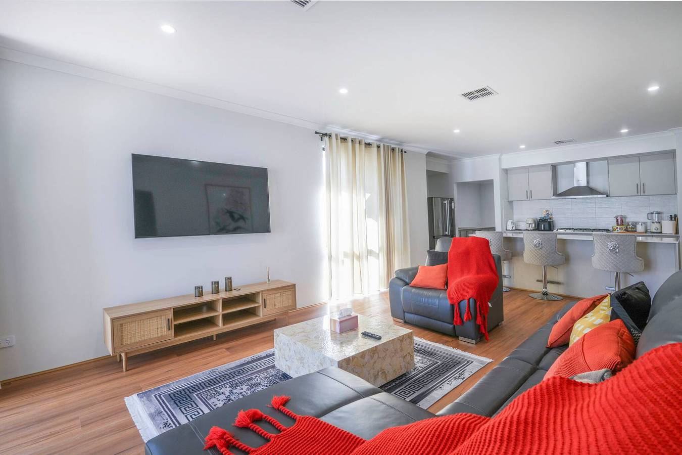 Holiday Rental for 8 People in Perth, Western Australia