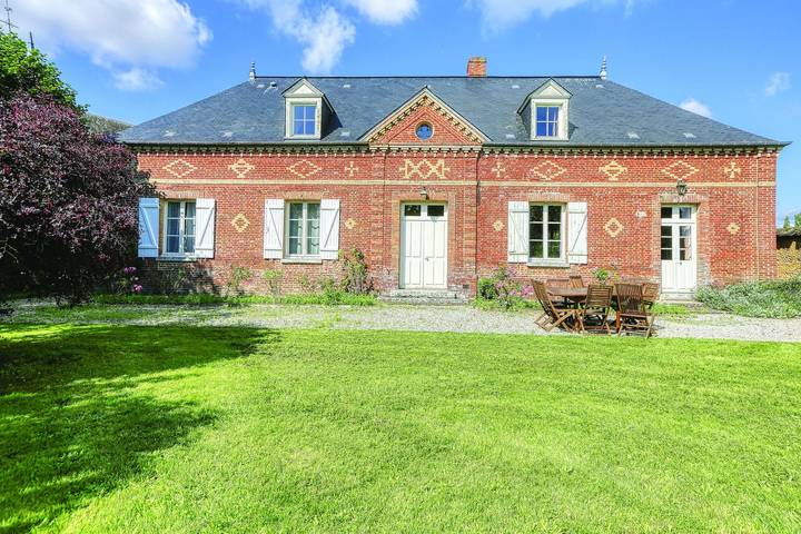 Gîte pour 10 personnes, avec jardin dans Heudicourt