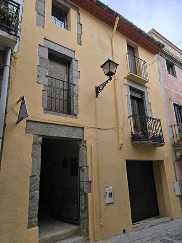 Gîte pour 5 personnes, avec vue et terrasse à Maçanet de Cabrenys