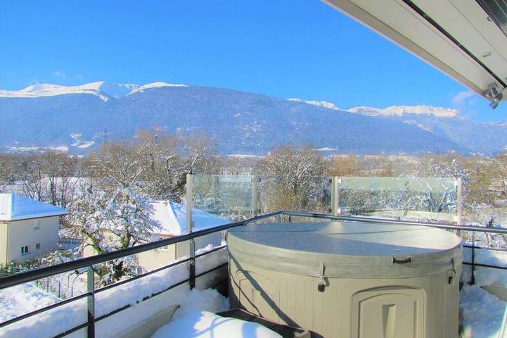 Maison de vacances pour 8 personnes, avec jacuzzi et balcon dans Gex
