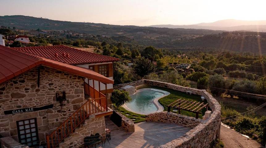 Gîte pour 6 personnes, avec piscine ainsi que jardin et vue à Chaves - 4