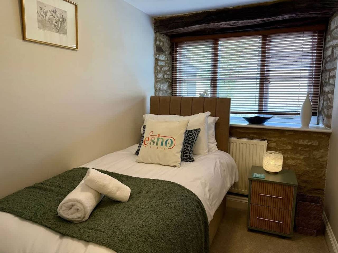 Entire apartment, Ground floor apartment in 18th century building in Cirencester, Gloucestershire