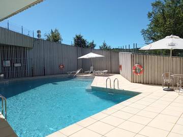 Hôtel pour 2 personnes, avec piscine ainsi que vue et jardin à Sabiñánigo