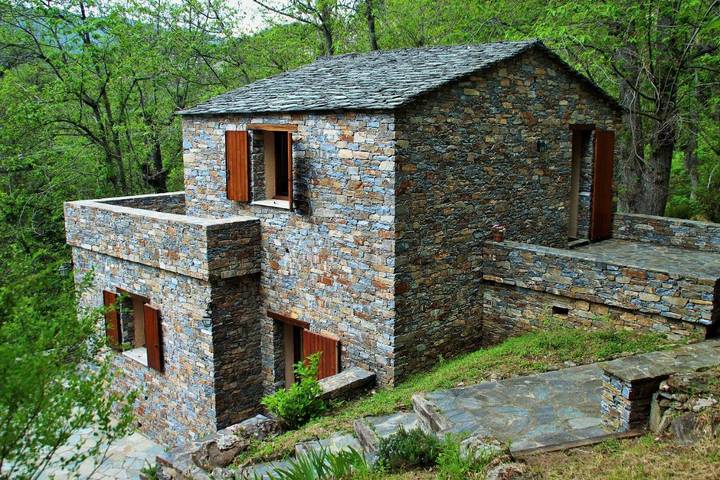Gîte pour 4 personnes, avec terrasse et jardin