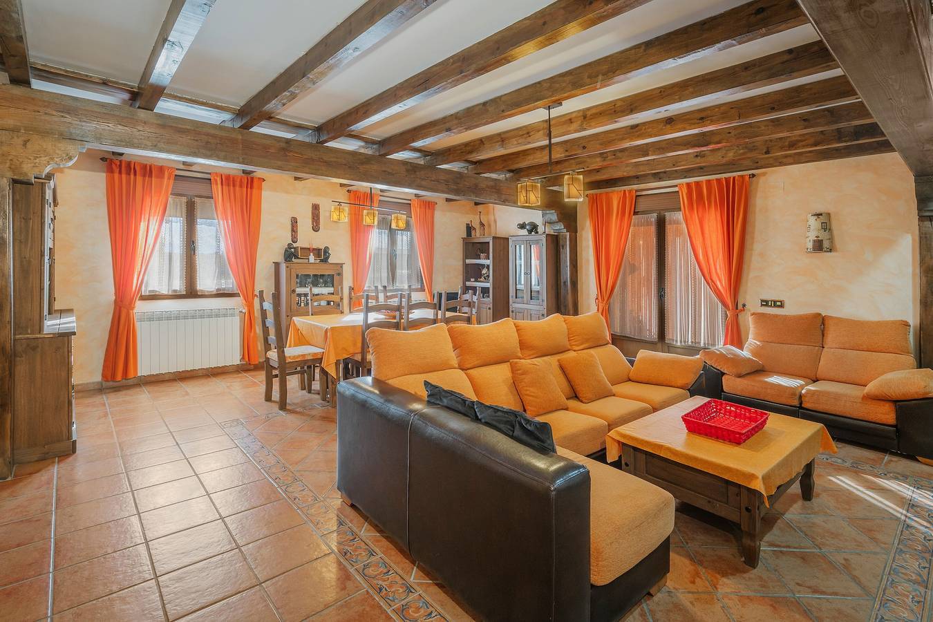 Casa rural 'Las Tres Coteras' piscina privada y Wi-Fi in Muñopedro, Provincia de Segovia