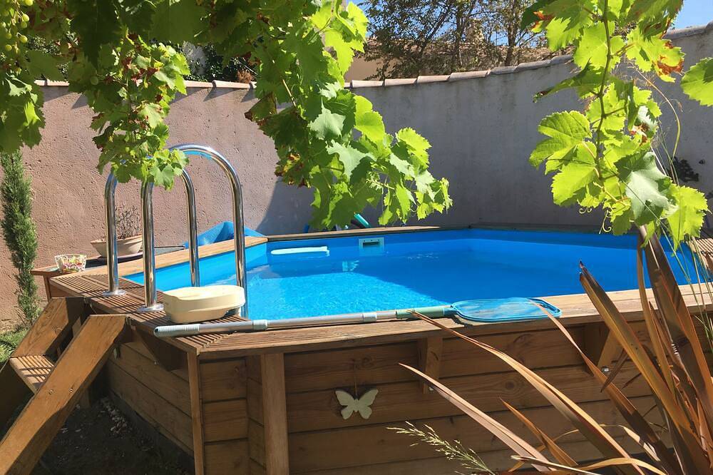 Pretty giteen provence accepts pets in Jonquerettes, Vaucluse
