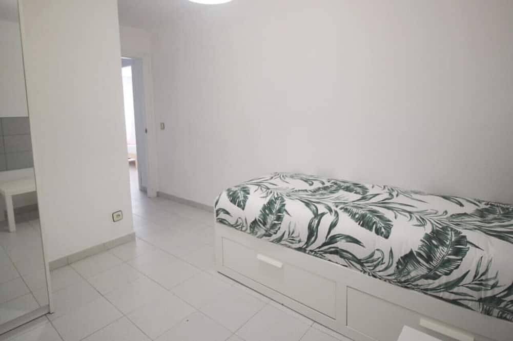 Apartamento entero, Bajo con terraza en Ajo - Castellanos 12007 in Bareyo, Costa de Cantabria