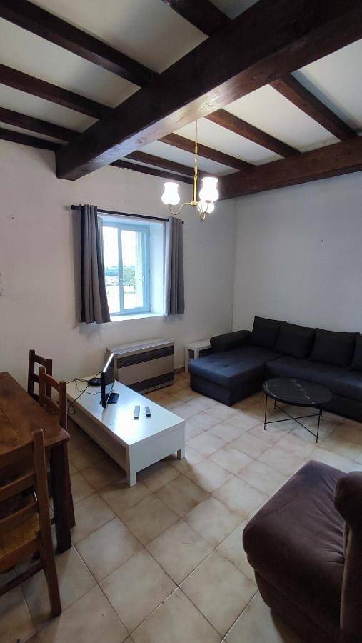 Gîte pour 6 personnes, avec terrasse et vue à Chamaret - 2